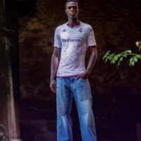 Fiorentina, seconda maglia con commovente dedica ad Astori: le foto