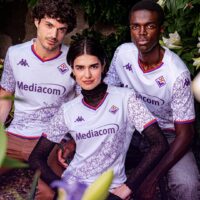 Fiorentina, seconda maglia con commovente dedica ad Astori: le foto