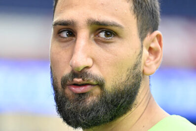 Notte di terrore e violenza per Donnarumma: legato e rapinato insieme alla compagna, bottino d’oro
