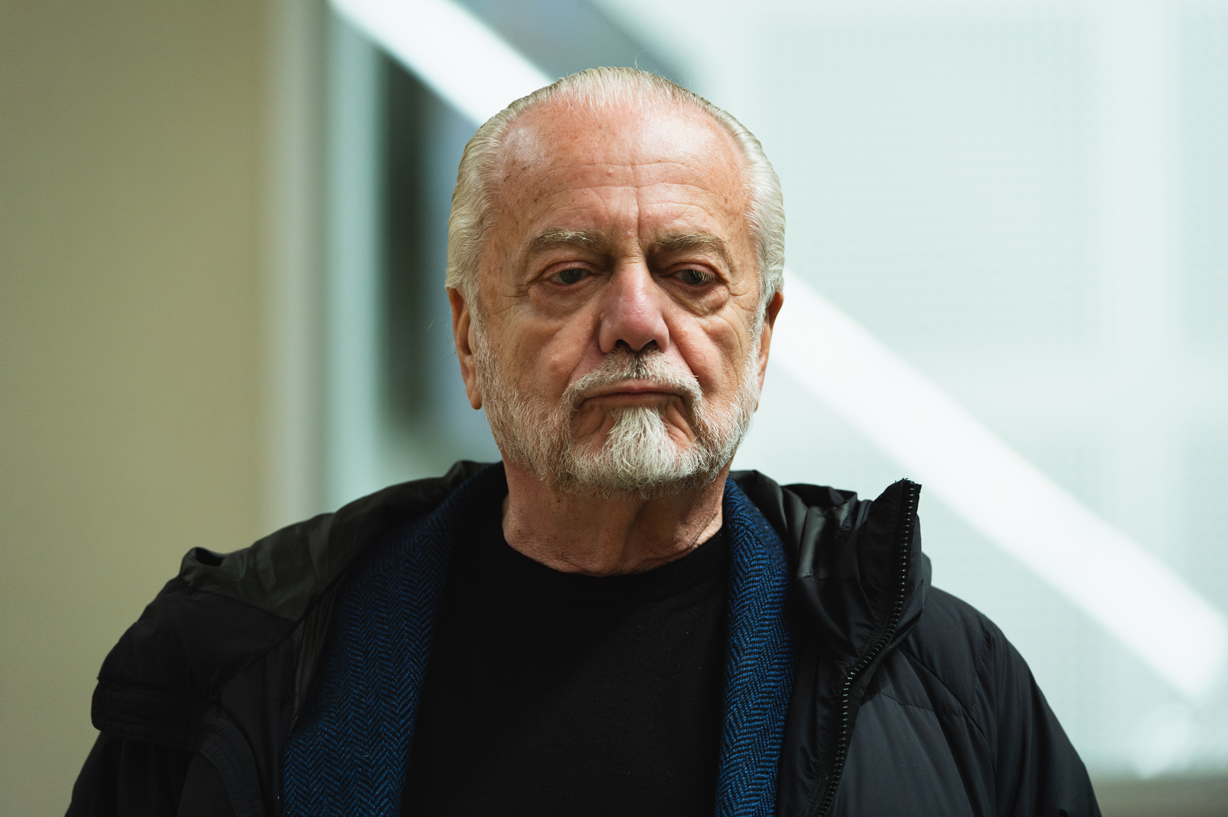 Calciomercato Napoli, il centrocampista strizza l’occhio al Barcellona: “I complimenti fanno piacere. Vediamo in estate…”