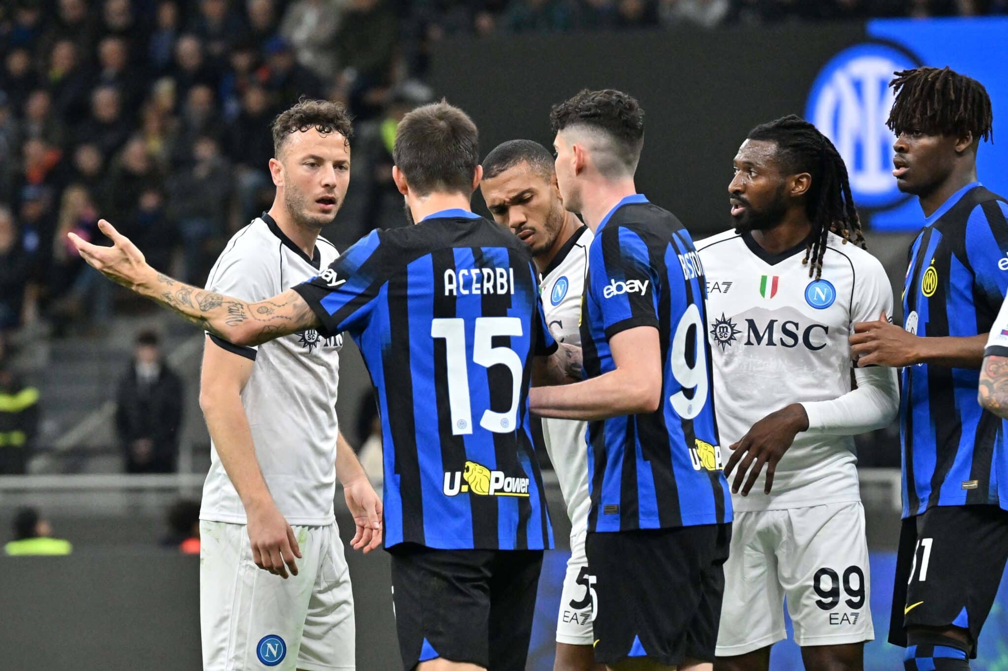 Fantacalcio, presa la clamorosa decisione su Acerbi: cambia tutto per i fantallenatori