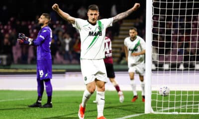 Calciomercato, Pinamonti lascia il Sassuolo ma non l’Italia: ecco chi l’ha messo nel mirino