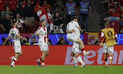 Euro 2024, Georgia-Spagna: gol di Kvaratskhelia o autogol di Le Normand?