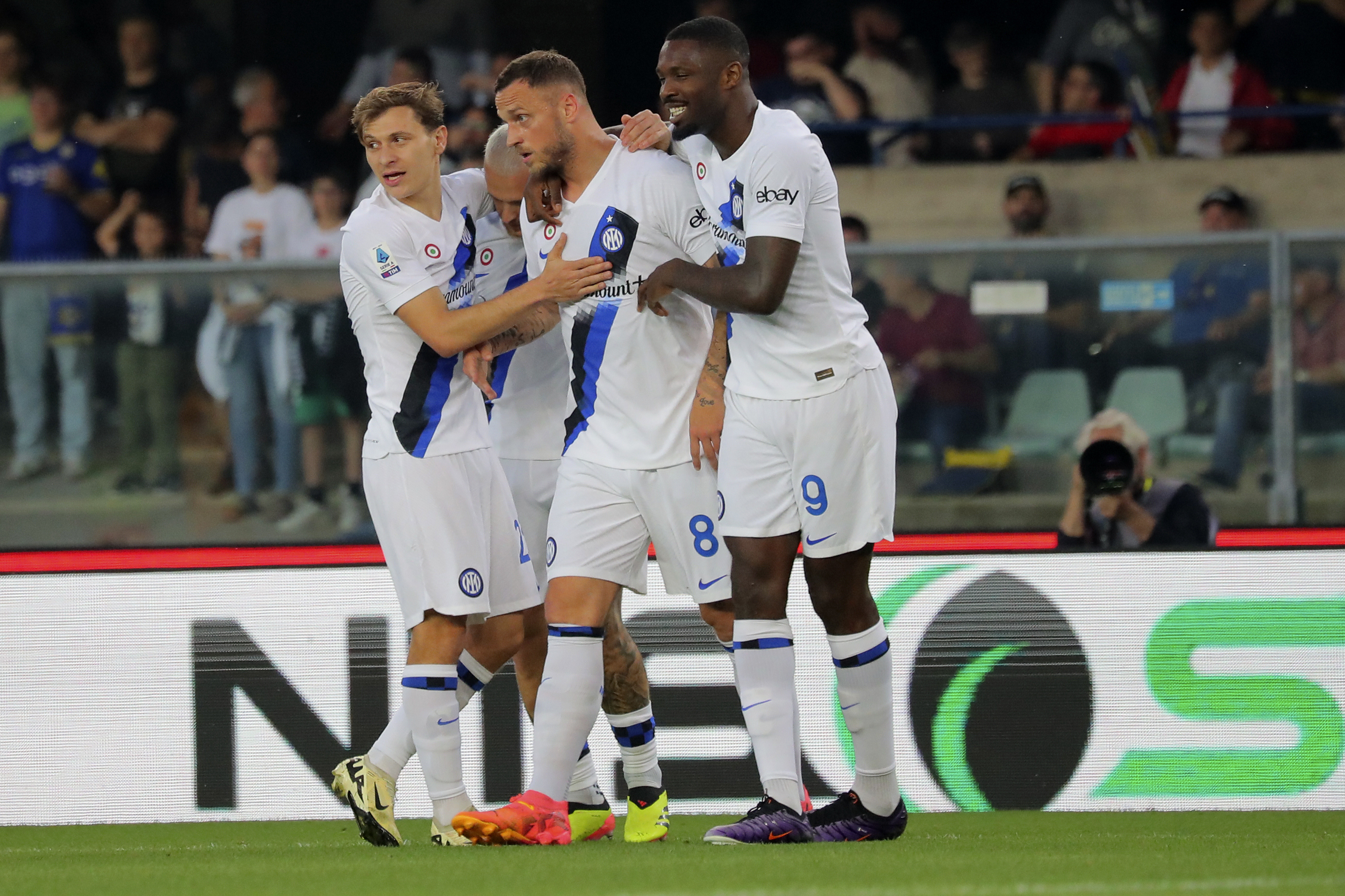 Calciomercato Inter, Martinez e Gudmundsson si pagano così: chi uscirà per finanziare il mercato in entrata