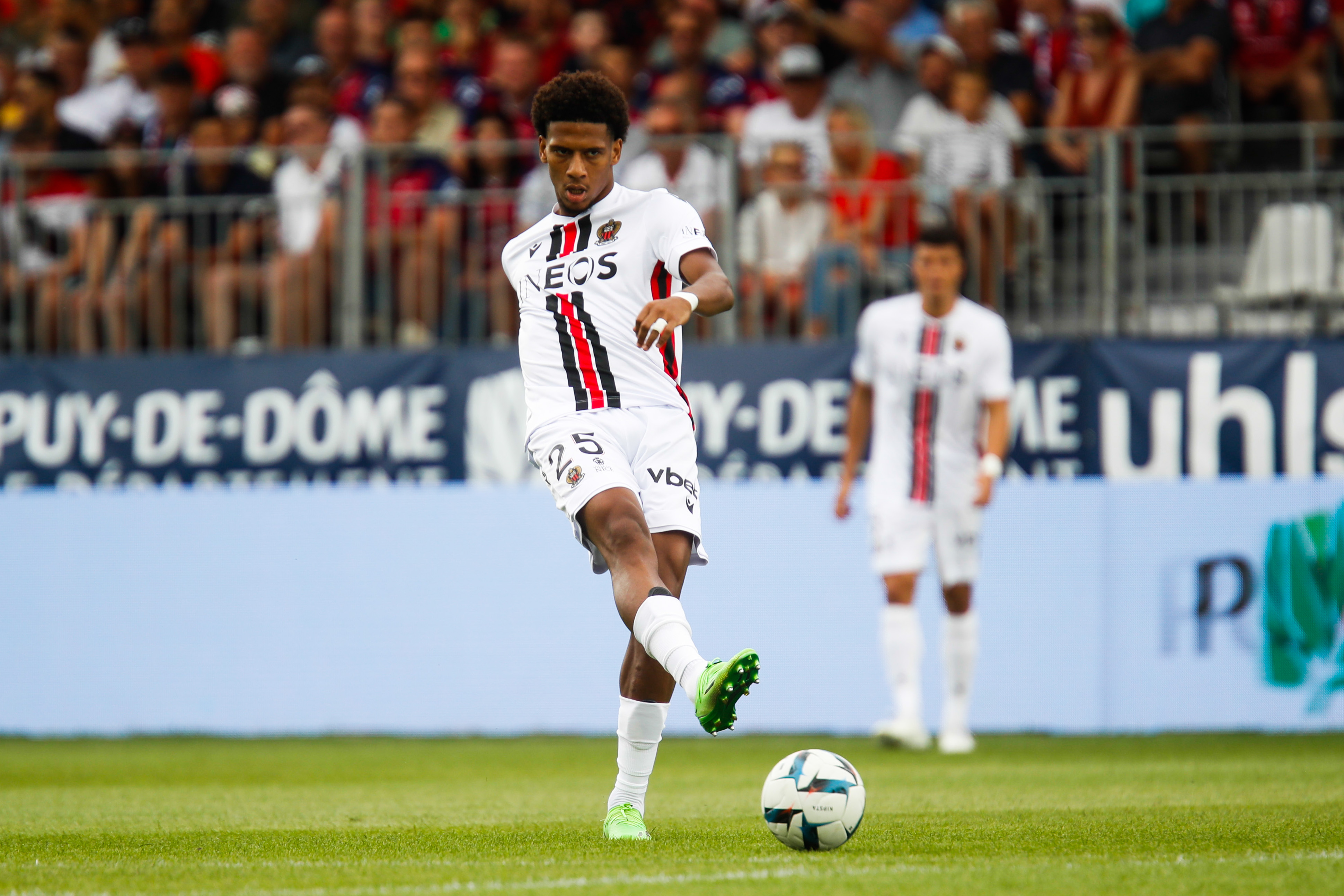 Calciomercato Juventus, Thuram porta gli amici: un difensore può sbarcare dal Nizza, ma occhio ai cartellini