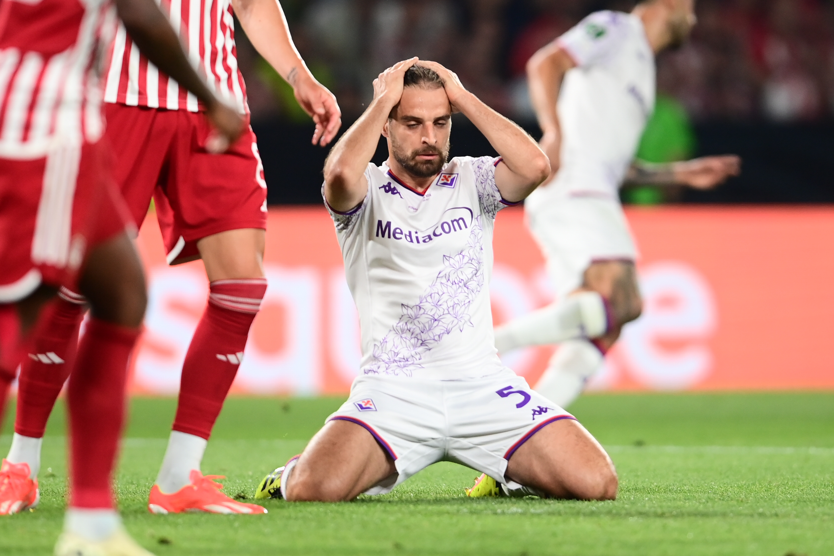 Calciomercato Fiorentina, è tempo di cambiare: 3 addii ufficiali a centrocampo