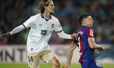 Calciomercato Inter, chi &egrave; Yarek Gasiorowski: paragonato a Sergio Ramos e diventato titolare al Valencia a 19 anni