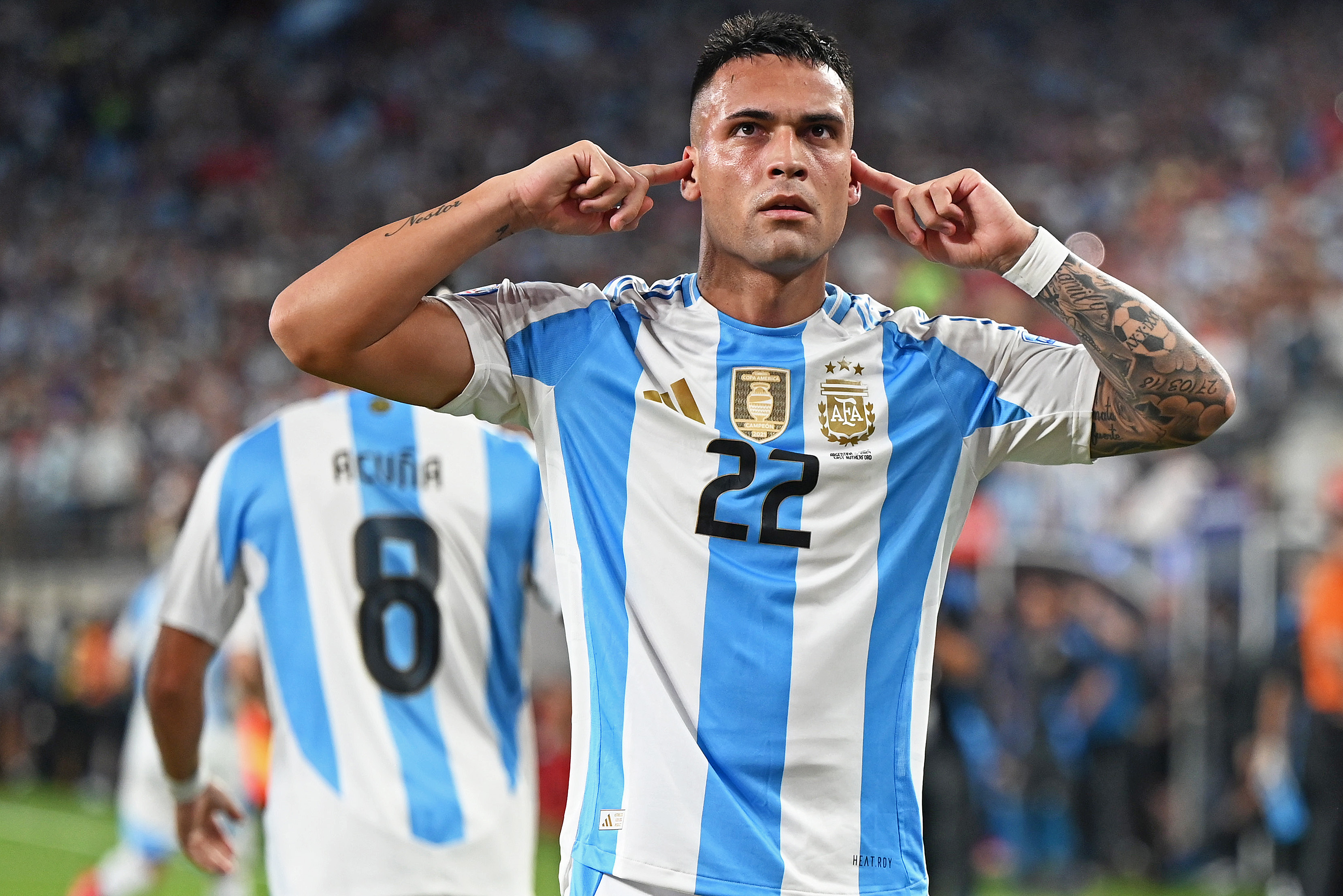 I 10 calciatori favoriti per il pallone d’oro 2024: Lautaro sfida 3 giganti