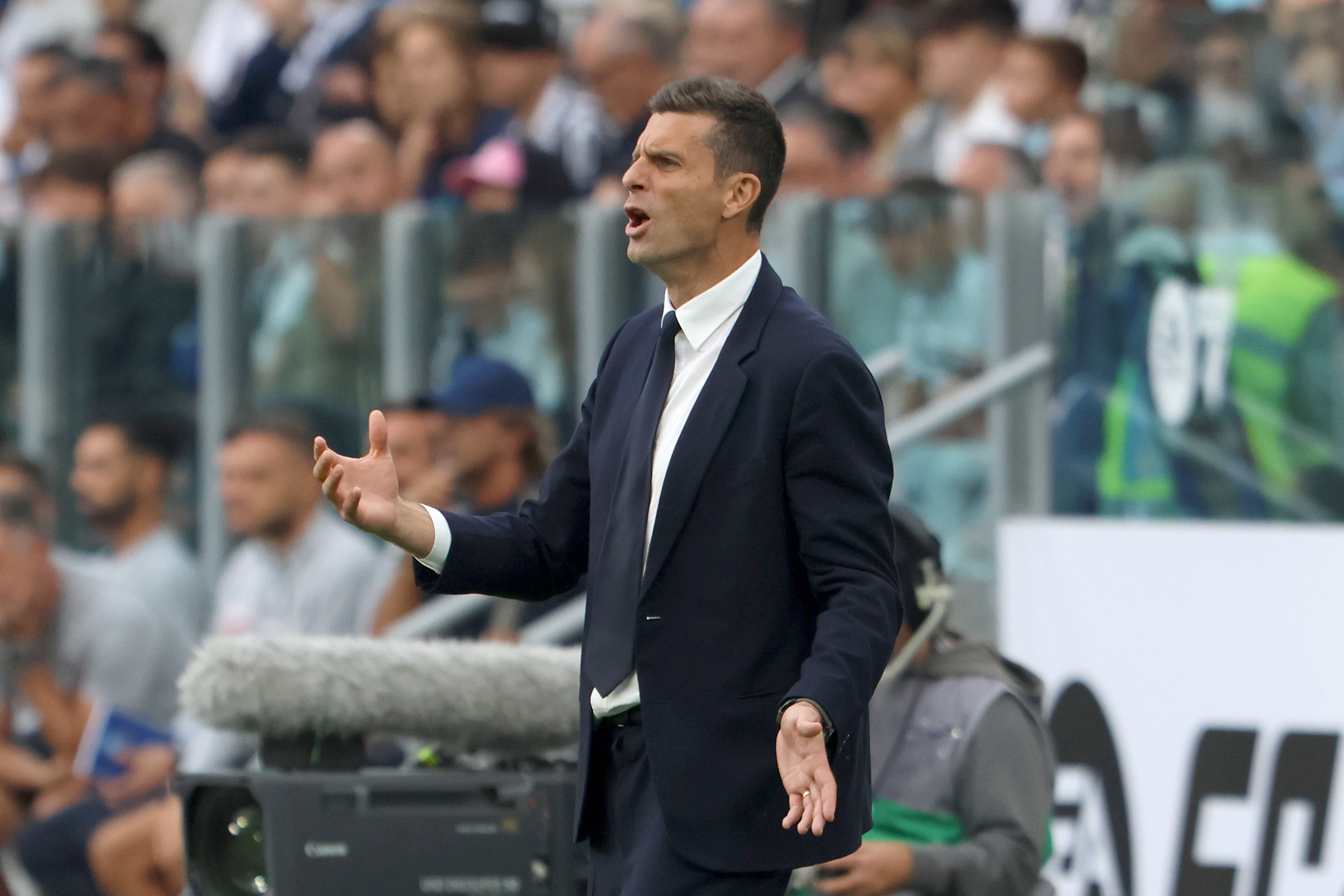 Fantacalcio, Thiago Motta aiuta i fantallenatori: “Vi svelo la formazione titolare per il Genoa!”. Sorpresa in porta, no al turnover in avanti