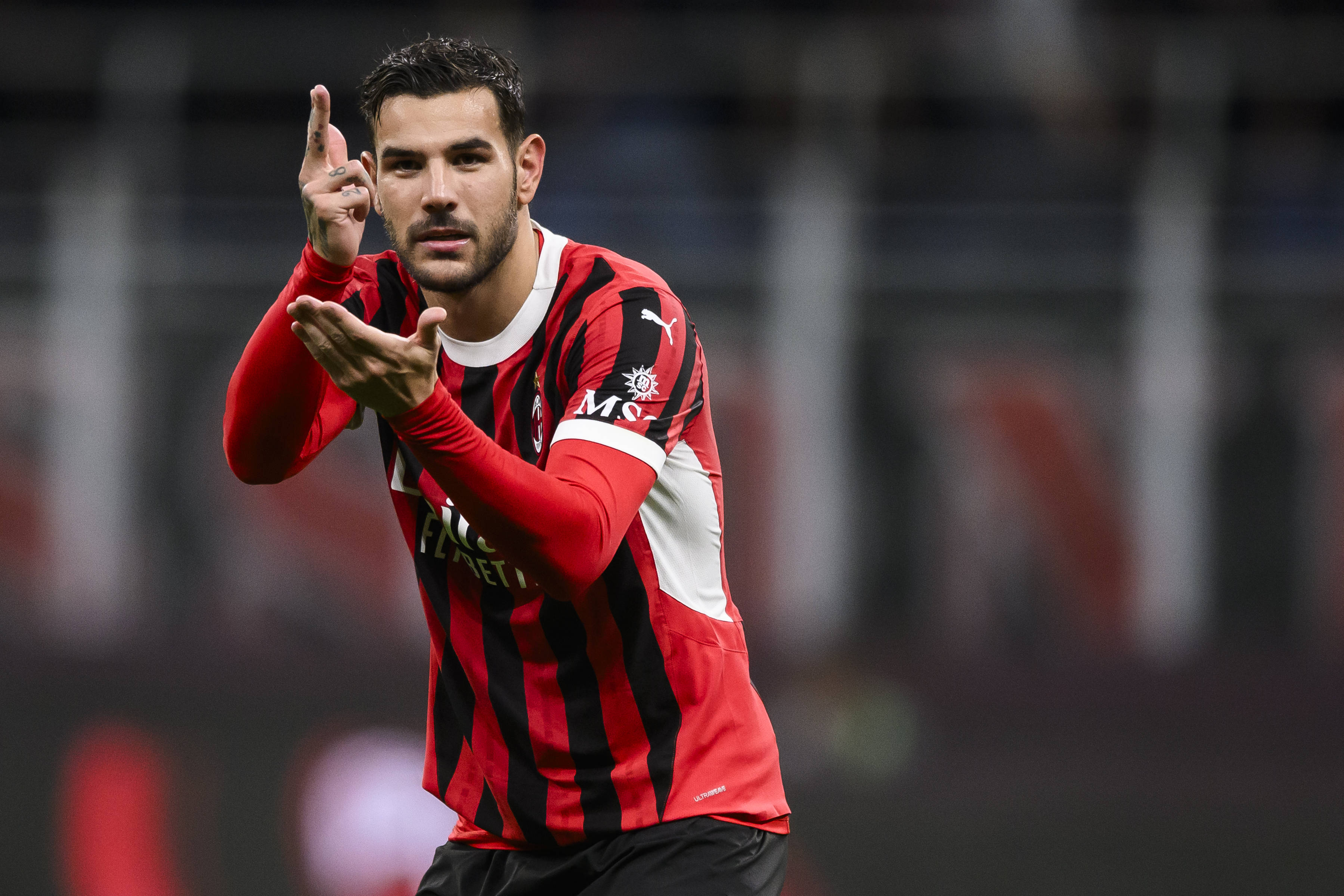 FC 25 incorona Theo Hernandez: è il migliore! Il videogame premia il milanista, meglio anche di Haaland e Mbappé