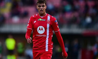 Calciomercato Inter, pronto lo sgarbo al Milan: un figlio d&rsquo;arte rossonero nel mirino