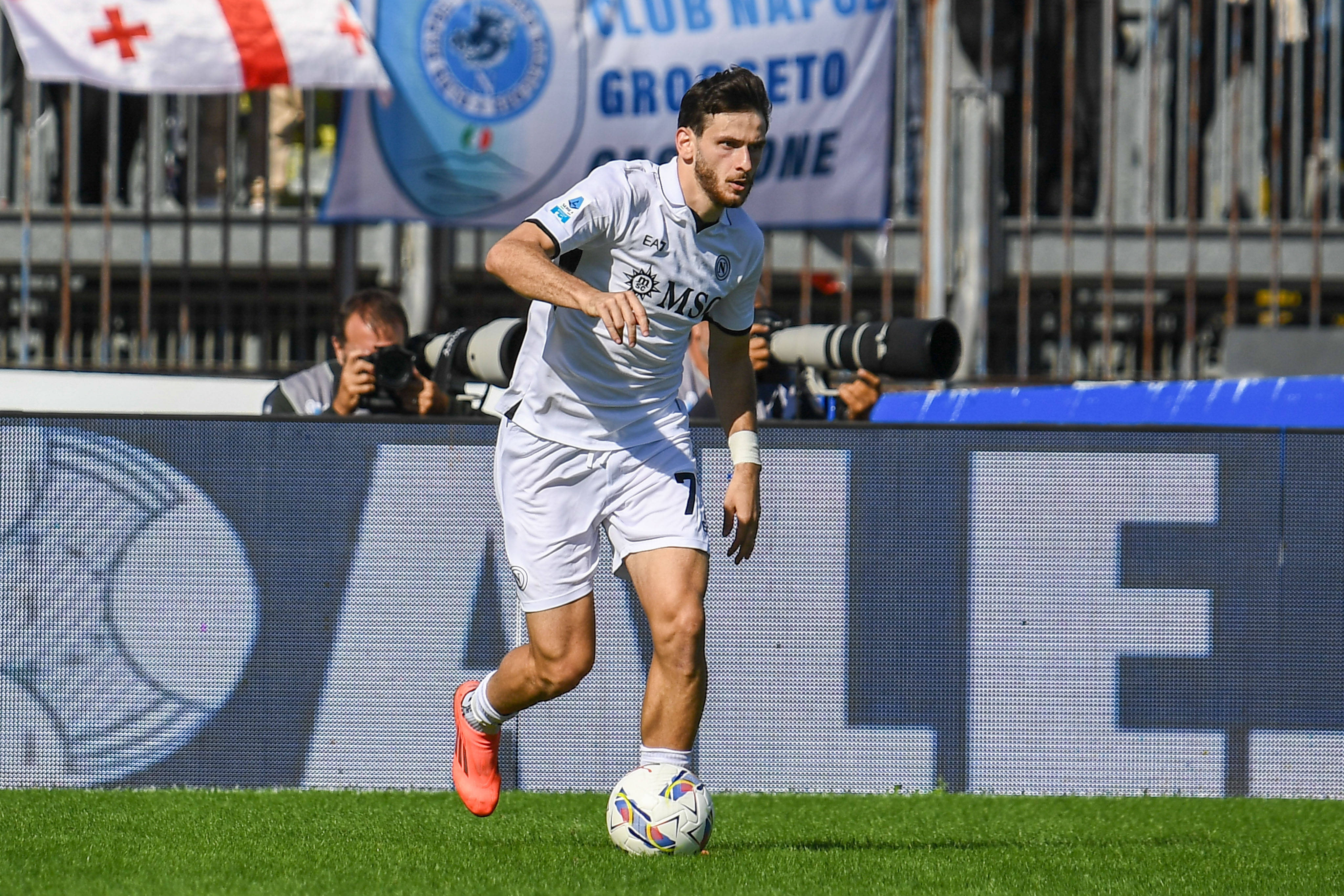 Calciomercato, Napoli-Kvaratskhelia e il rinnovo complicato. E DeLa sbotta: “Ce ne faremo una ragione!”