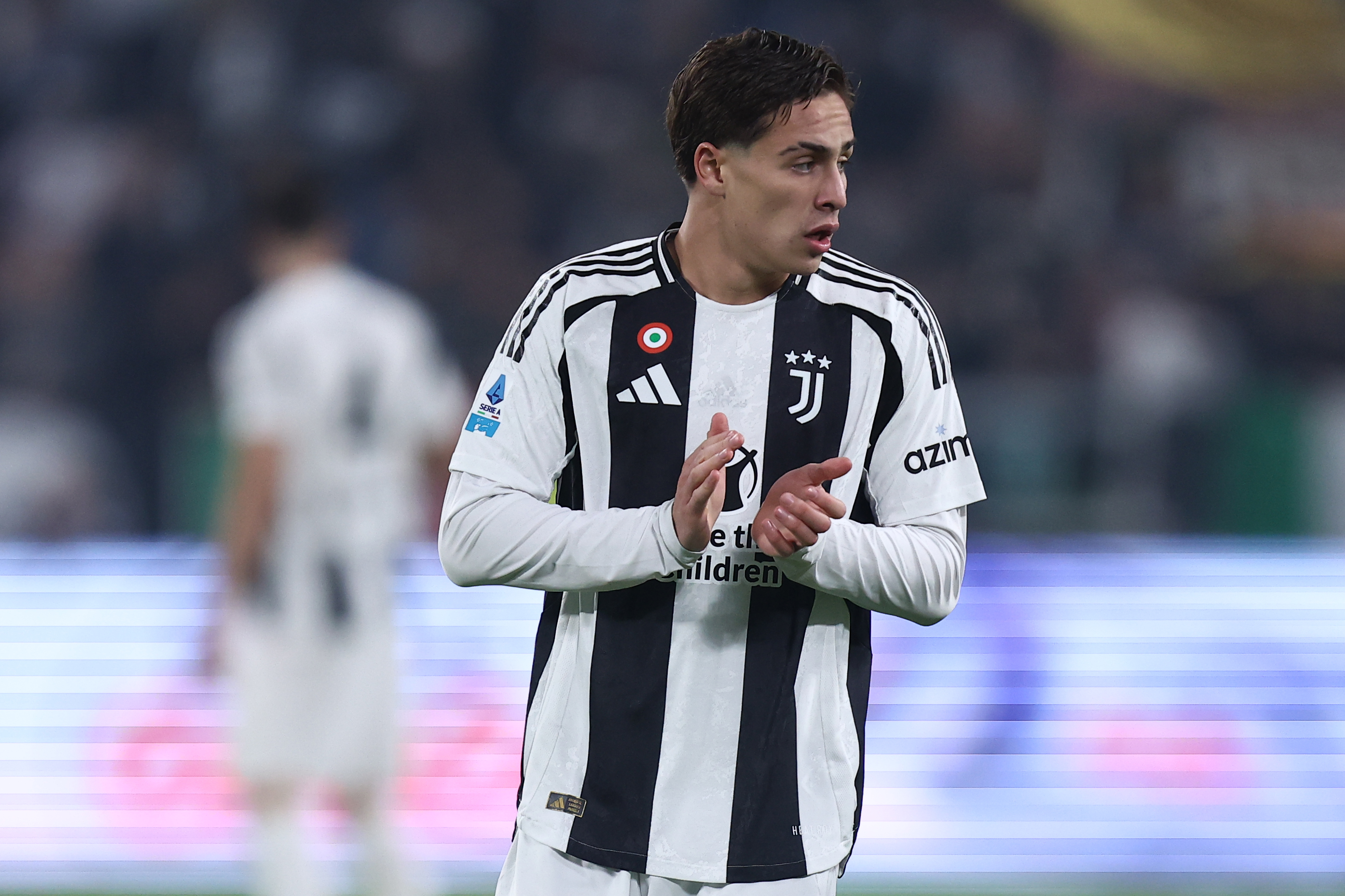 Juventus, Vlahovic gioca contro il Milan? Intanto Motta pensa a un’alternativa “alla Zirkzee”