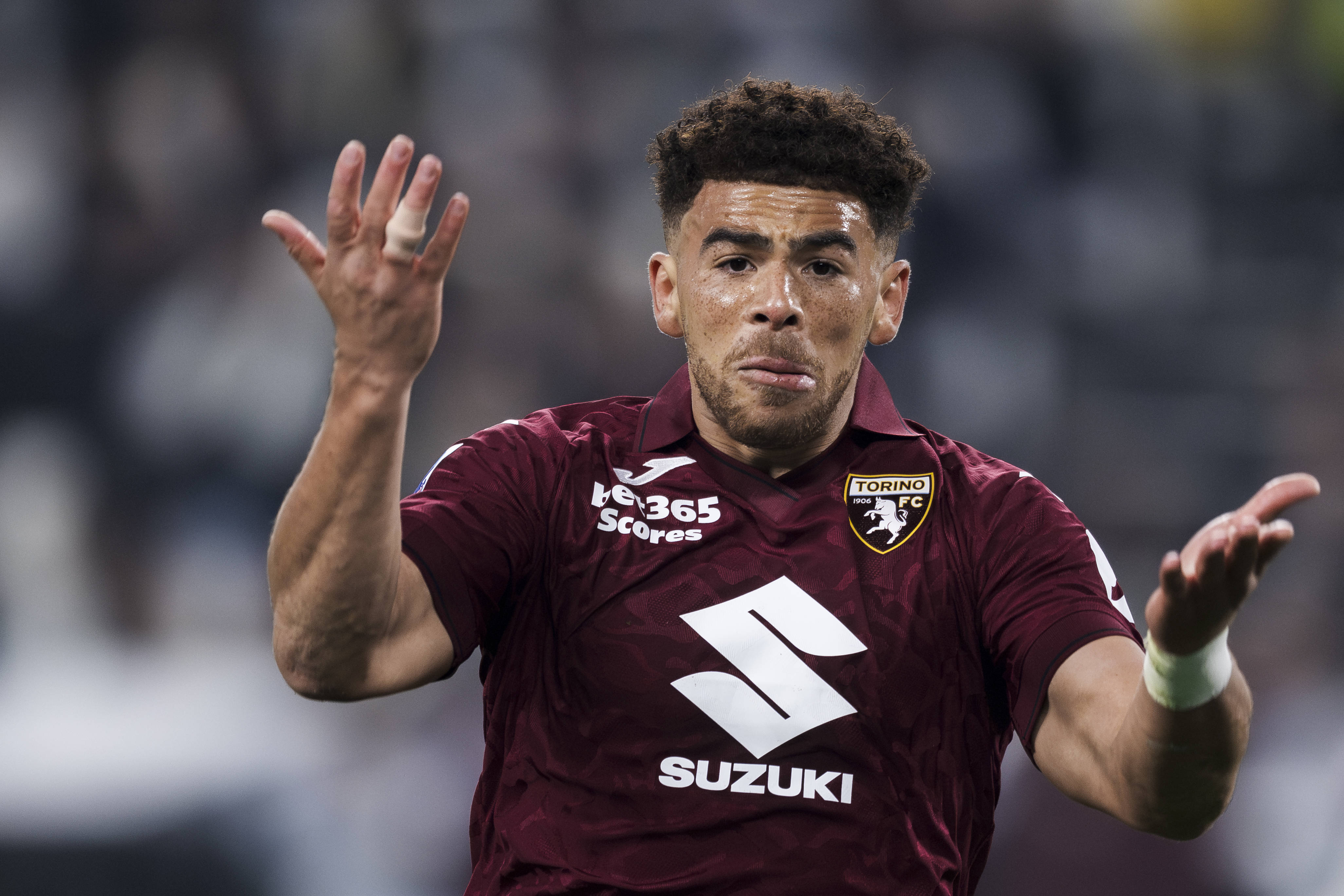 Fantacalcio, gol di Che Adams o autogol di Tiago Gabriel? La decisione della Lega