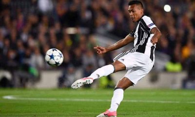 Juventus, rifiutata l’offerta del Chelsea per Alex Sandro: i dettagli