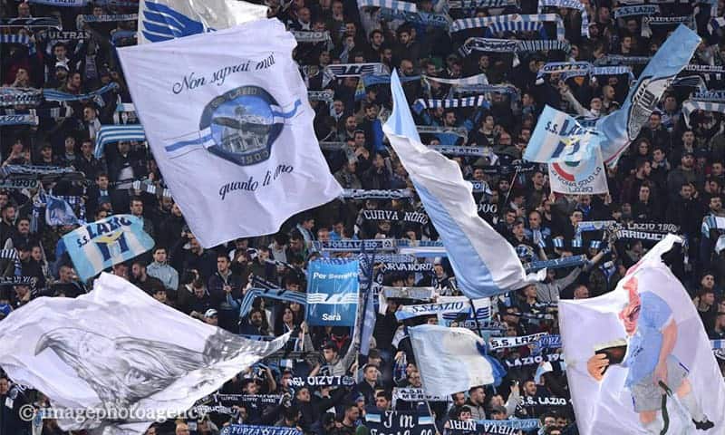 Roma-Liverpool, striscione pro-Reds dei tifosi della Lazio: &egrave; polemica