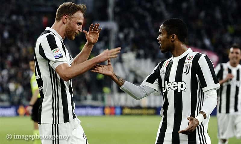 Juventus-Sampdoria 3-0, le pagelle: Douglas Costa fenomenale, flop Zapata