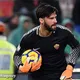 Calciomercato Roma, prove di addio per Alisson. In aeroporto: &ldquo;Un saluto ai tifosi&rdquo;