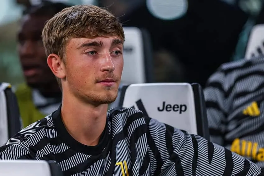 Calciomercato Juventus, tutti pazzi per Huijsen: due club di A in lotta per il giovane difensore