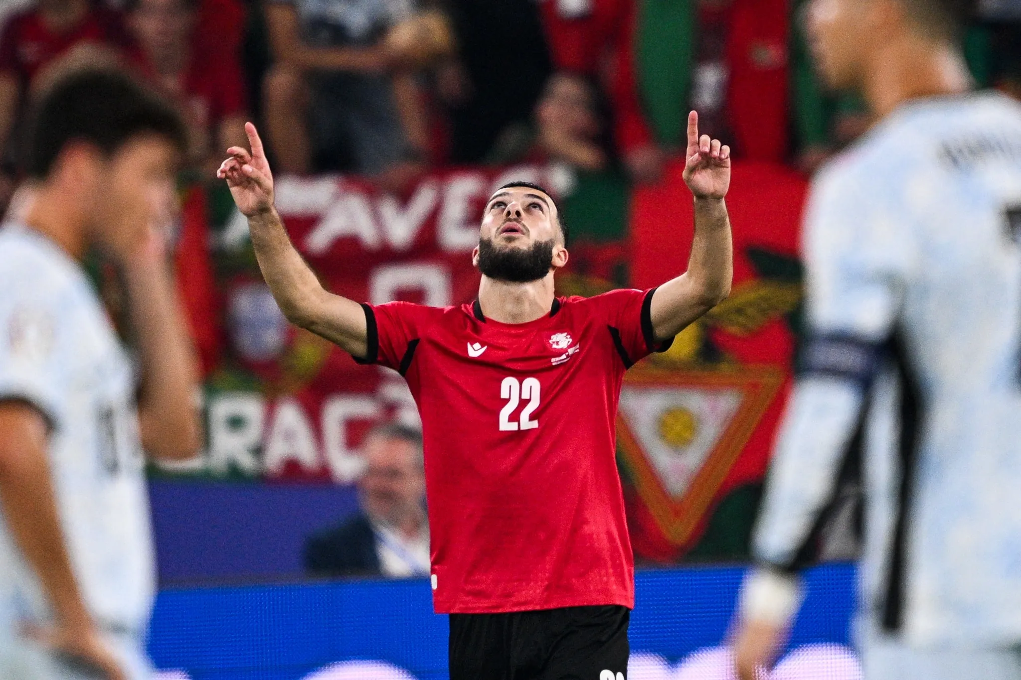 Euro 2024, è Mikautadze mania: l’attaccante della Georgia come Ronaldo, Van Nistelrooy, Shearer e Platini!