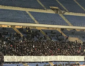 Milan-Verona, Donnarumma contestato: cori e striscioni offensivi per l'estremo difensore