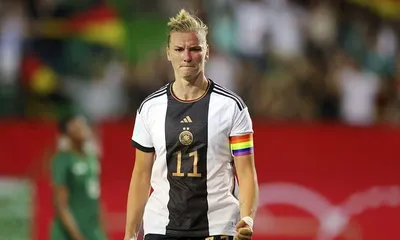 Ingaggi, sponsor e media: quante disuguaglianze tra il calcio maschile e femminile