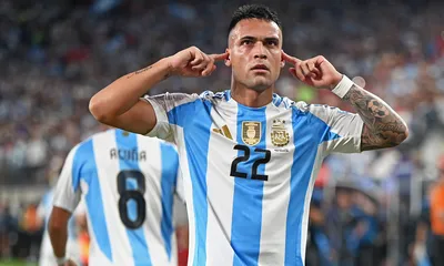 I 10 calciatori favoriti per il pallone d&rsquo;oro 2024: Lautaro sfida 3 giganti