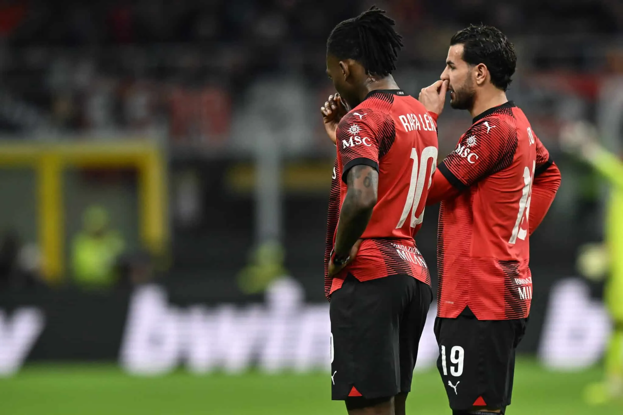 Milan, bufera Theo e Leao dopo il mancato cooling-break: quanto spendere per i 2 top all’asta del fantacalcio