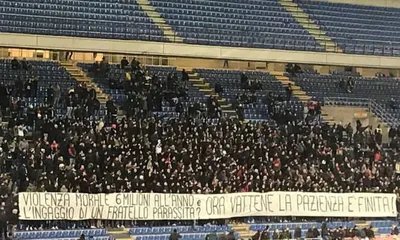 Milan-Verona, Donnarumma contestato: cori e striscioni offensivi per l'estremo difensore