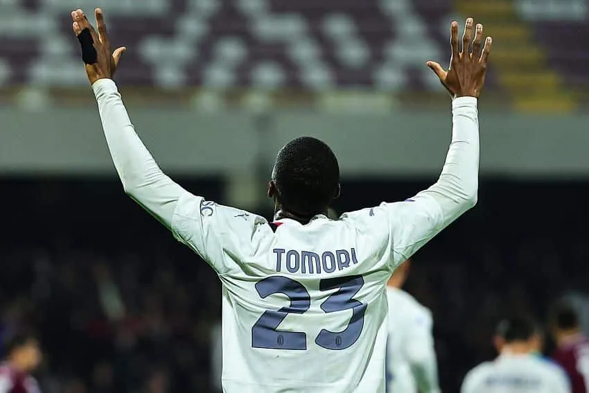 Calciomercato, occhio Milan: il Bayern vuole Tomori! Possibile cessione monstre, cifre e condizioni