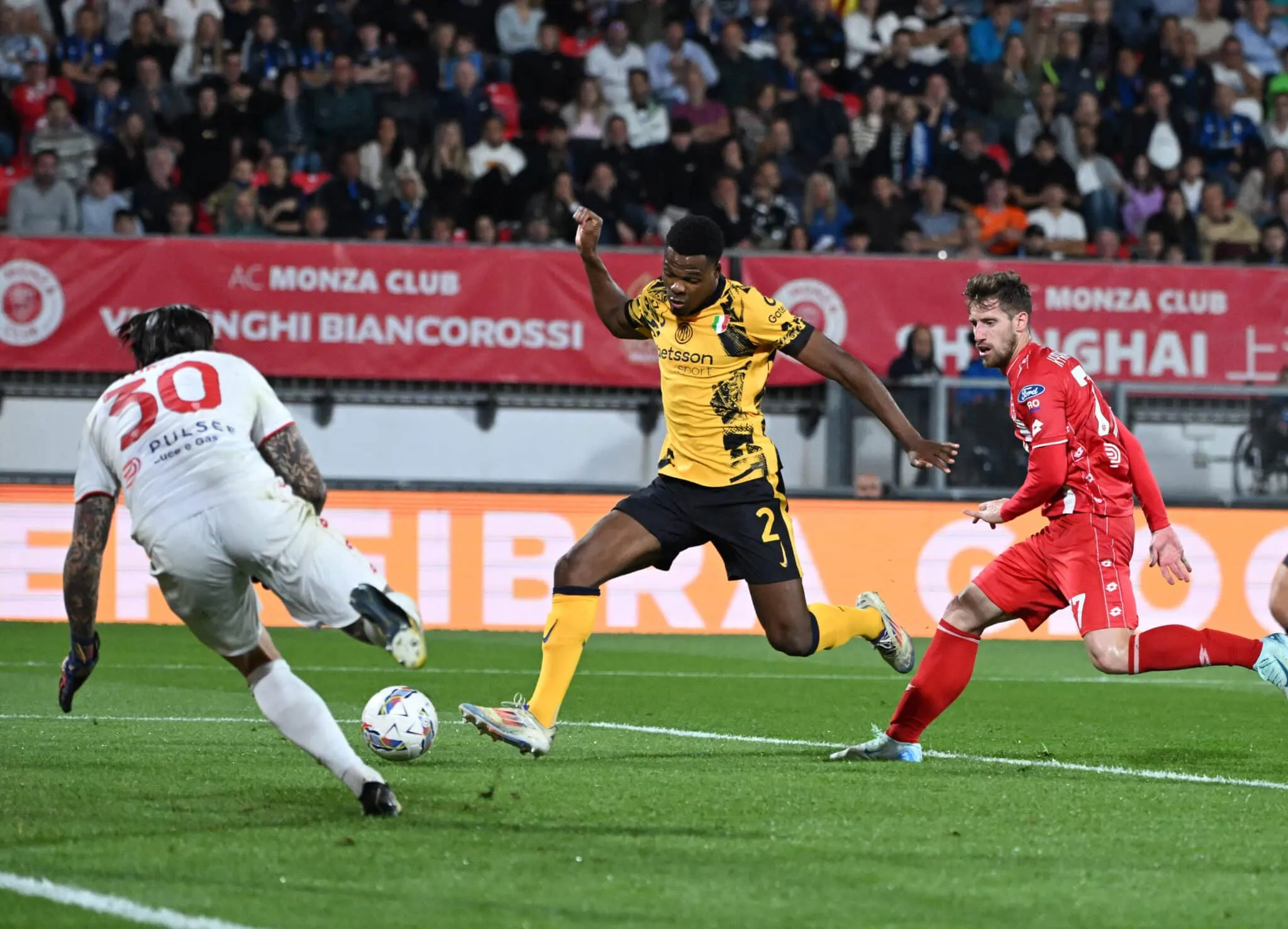 Fantacalcio: come Dimarco e quasi come Theo, ma costa la metà! Il sorprendente dato su Dumfries