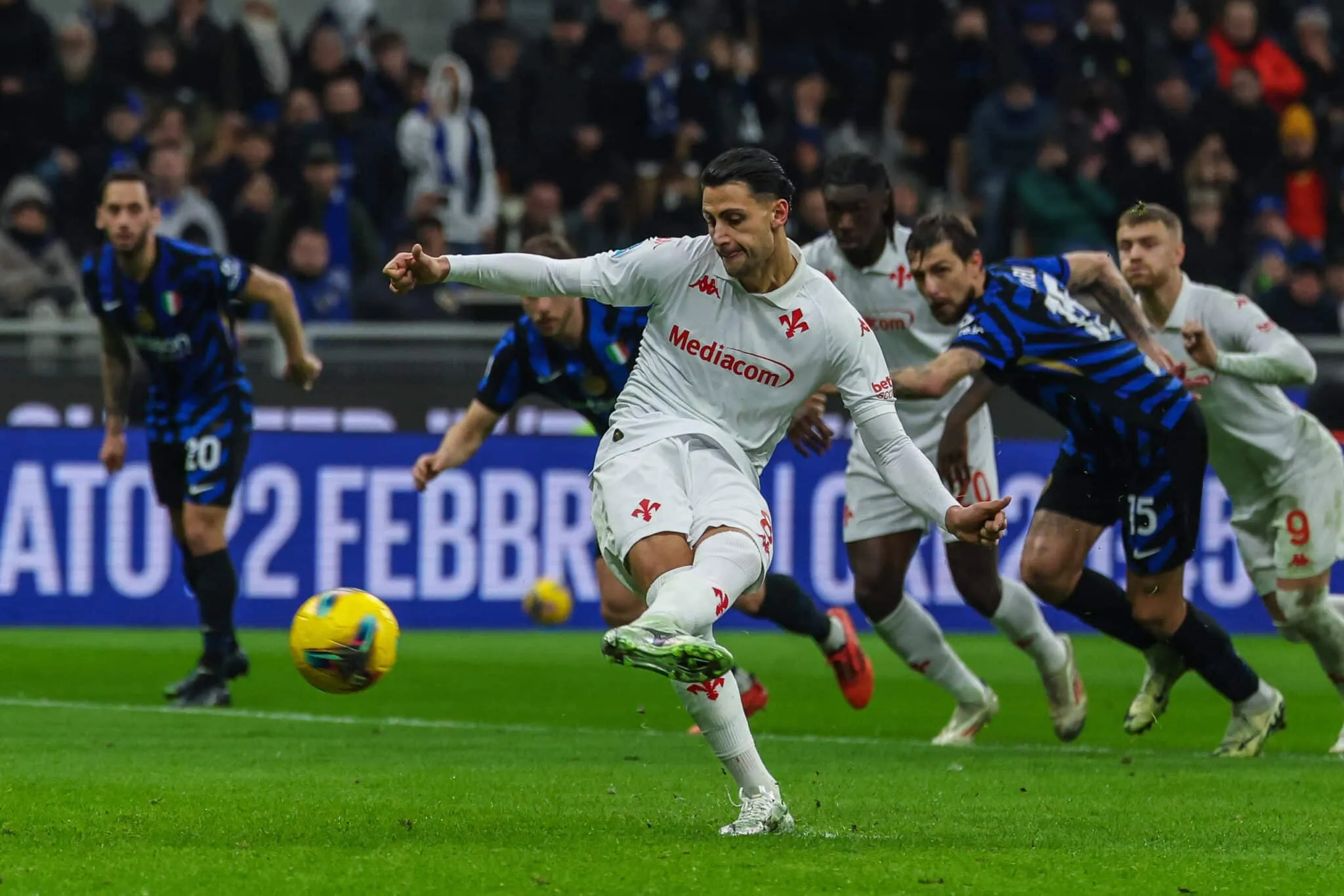 Fiorentina, dubbio rigorista: chi &egrave; il titolare tra Mandragora, Kean, Gudmundsson&nbsp;e&nbsp;Beltran?