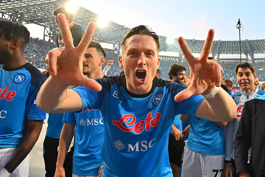 Napoli, c&rsquo;&egrave; l&rsquo;offerta per Zielinski: i 2 nomi nuovi per il centrocampo azzurro