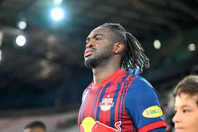 Calciomercato Napoli, in arrivo un gigante in difesa: si lavora all’accordo con il Salisburgo