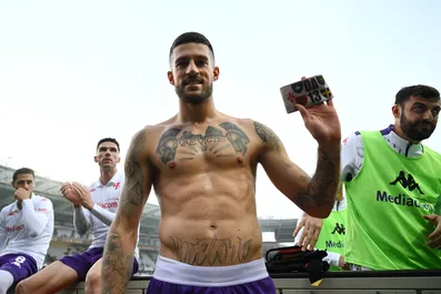 Calciomercato Fiorentina, non solo rose e fiori: una macchina da bonus pronta a salutare, colpa della concorrenza