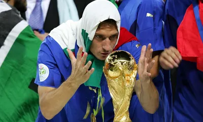 Totti, 30 anni fa l&rsquo;esordio in Serie A: i momenti pi&ugrave; belli della carriera&nbsp;del&nbsp;&ldquo;Pupone&rdquo;