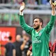 Milan, Donnarumma torna su Instagram. E i tifosi lo coprono di insulti