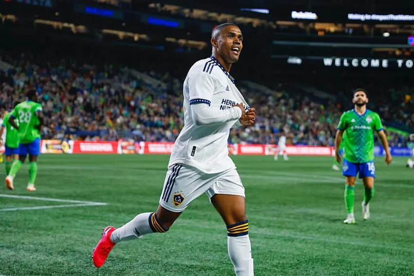 Calciomercato Juve, Douglas Costa sogna e tratta il clamoroso ritorno! Occasione da fantacalcio a gennaio?