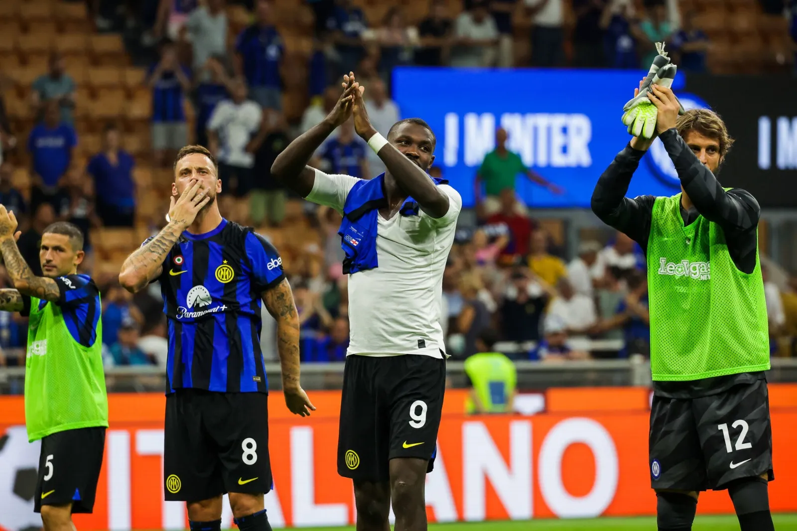 Calciomercato Inter, oggi si chiude per il nuovo difensore: tifosi scatenati. Trattative e ufficialità di oggi.