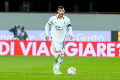 Theo Hernandez espulso dopo il fischio finale, prende il -1 al fantacalcio? Cosa dice il regolamento