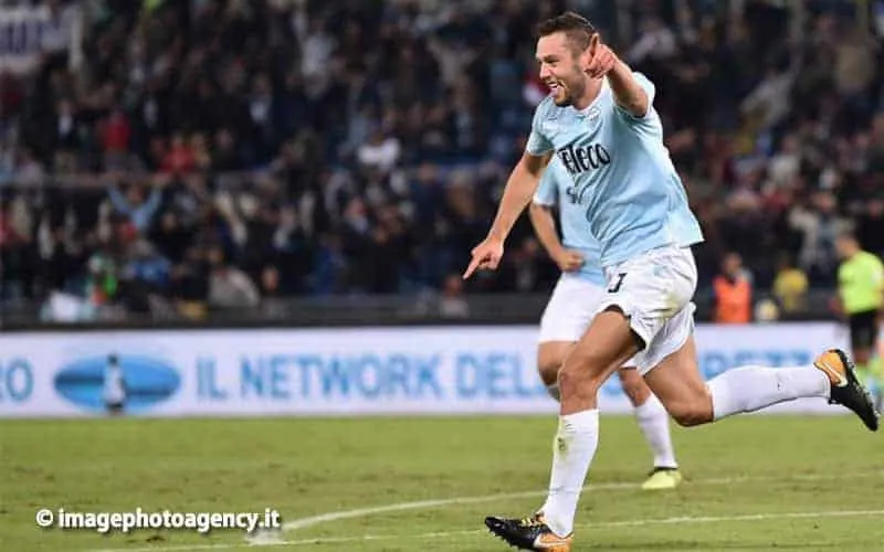 Lazio, De Vrij non rinnova: Inter e Juventus in pressing. Occhio al Barcellona