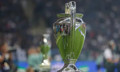 Come funziona e quando si fa il sorteggio per la nuova Champions League: fasce, squadre qualificate e come vederlo in tv