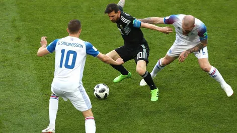 Mondiali 2018, Argentina-Islanda 1-1: ad Aguero risponde Finnbogason. Messi sbaglia un rigore