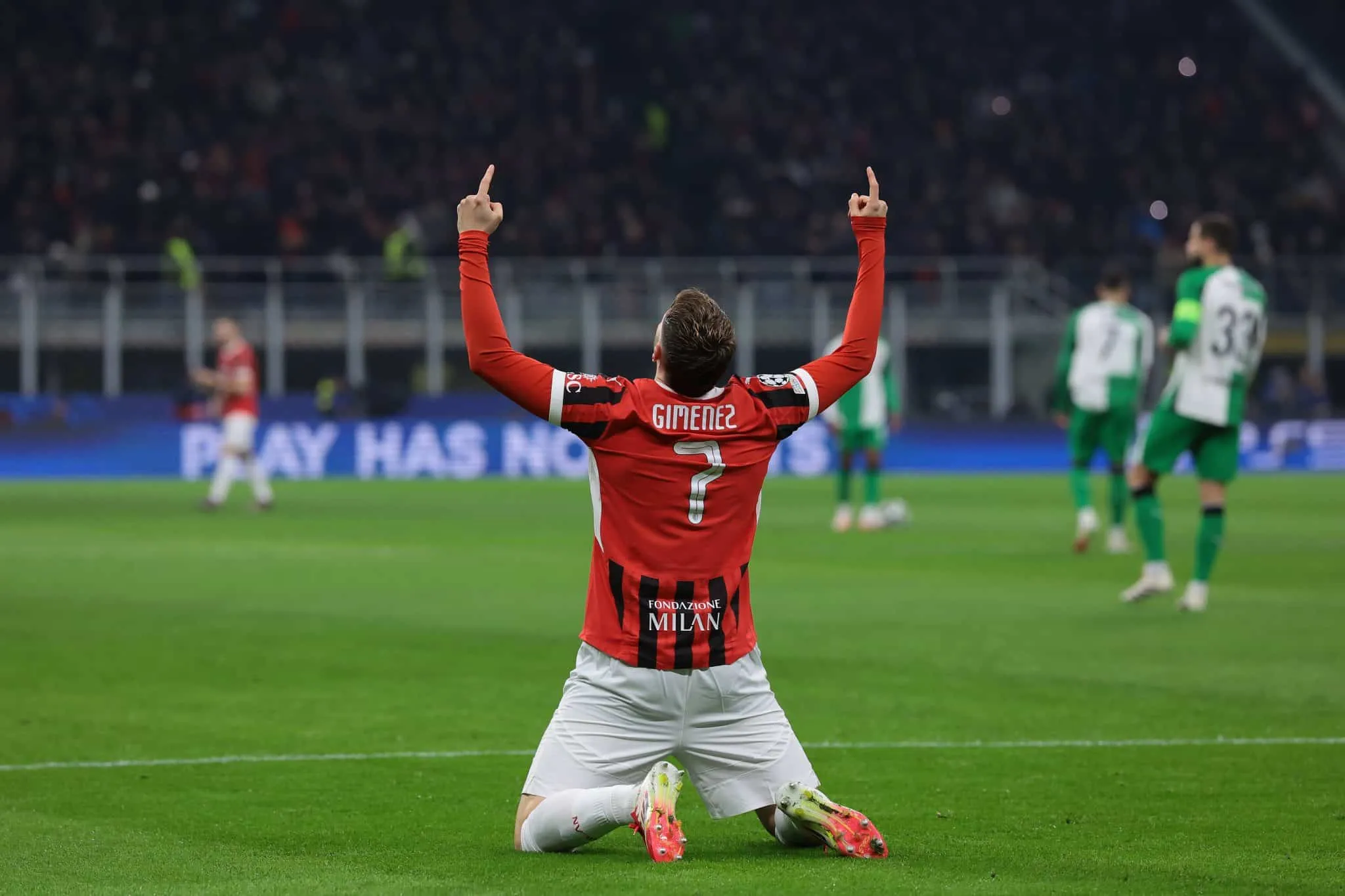 Calciomercato Milan, Gimenez non basta: pronti 30 milioni per il suo compagno di reparto