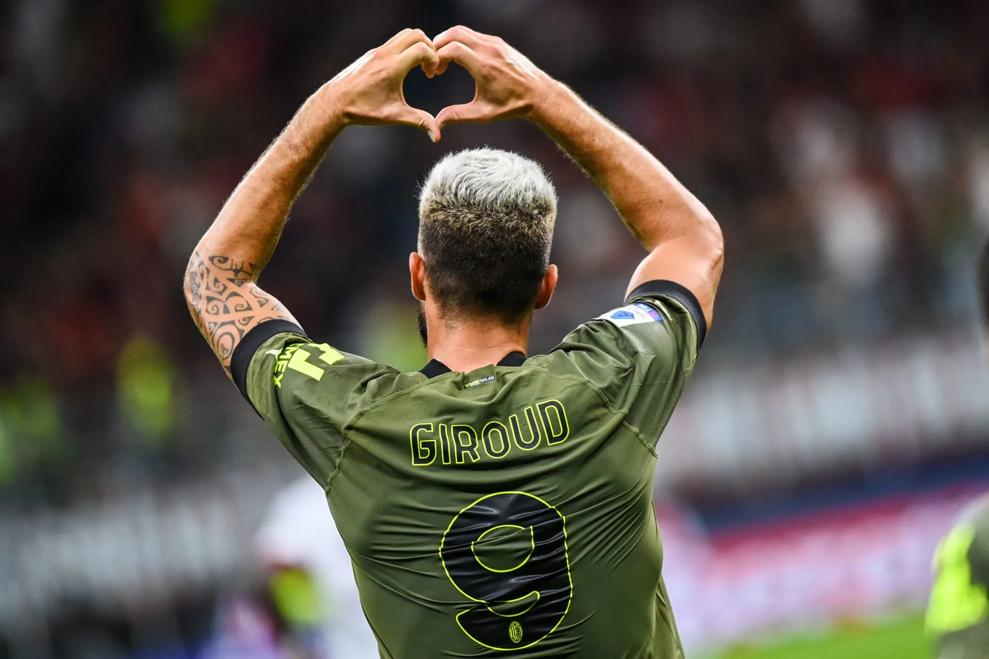 Colpo a sorpresa del Milan: l’attaccante arriva con lo sconto, già oggi in città