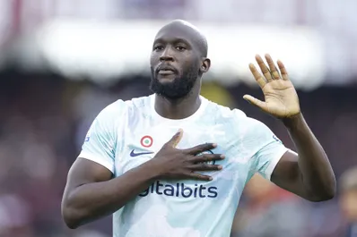 Calciomercato, l’annuncio di Lukaku: “Domani arrivo e firmo”. Ma la smentita gela i tifosi