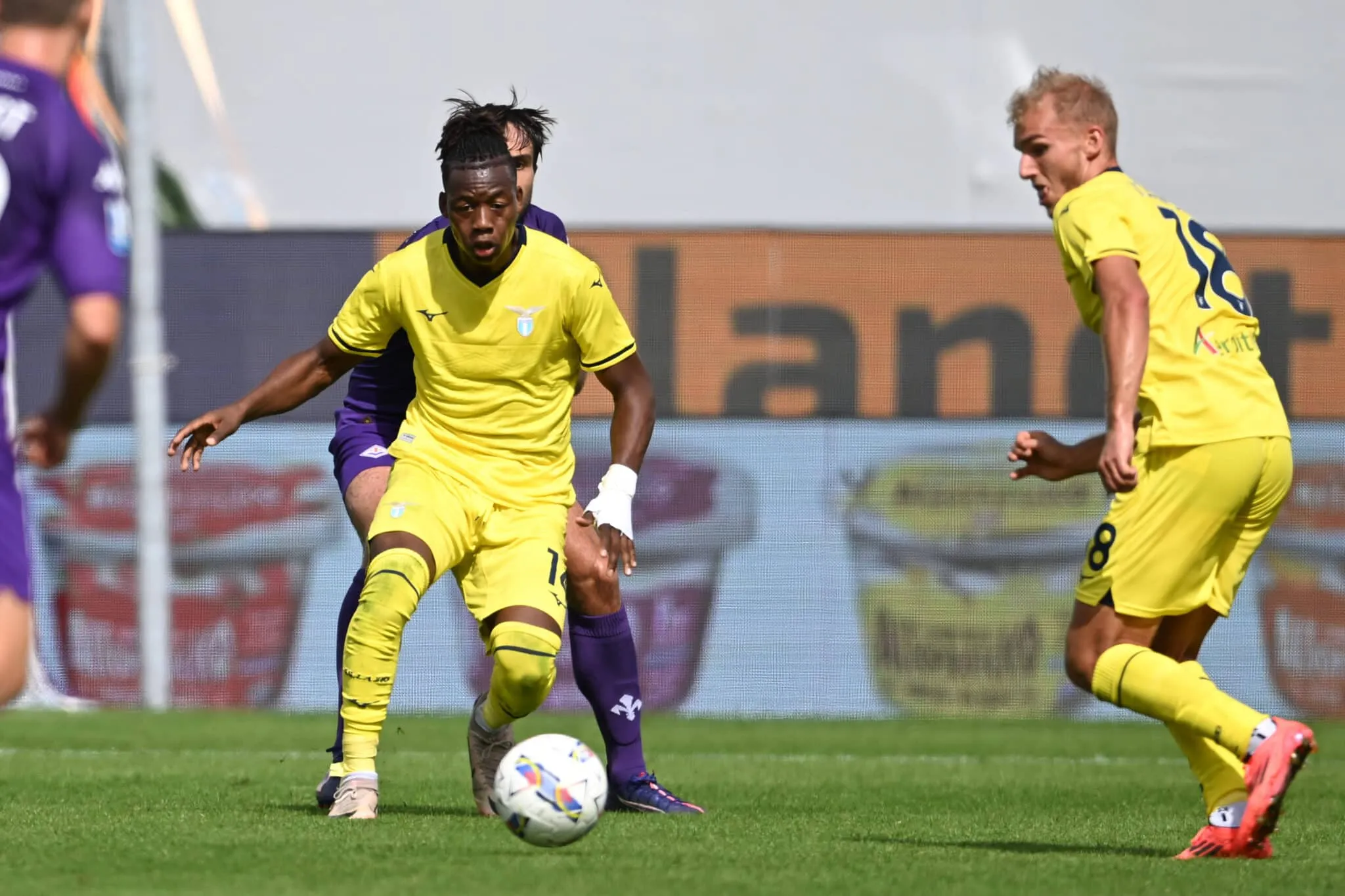 Lazio, l’abbondanza a destra manda in crisi i fantallenatori: i numeri di Noslin, Isaksen e Tchaouna a confronto