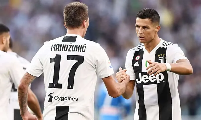 Juventus-Napoli 3-1: Mandzukic ribalta Mertens, ma che spettacolo CR7