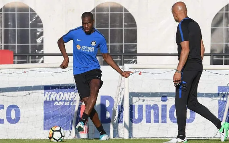 Valencia, parla Kondogbia: "De Boer troppo poco umile. Inter? L’errore è stato arrivare rilassato"