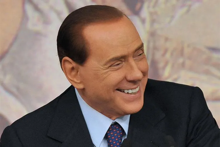 Milan, Berlusconi: “Carica onoraria a patto che ci sia anche Galliani”
